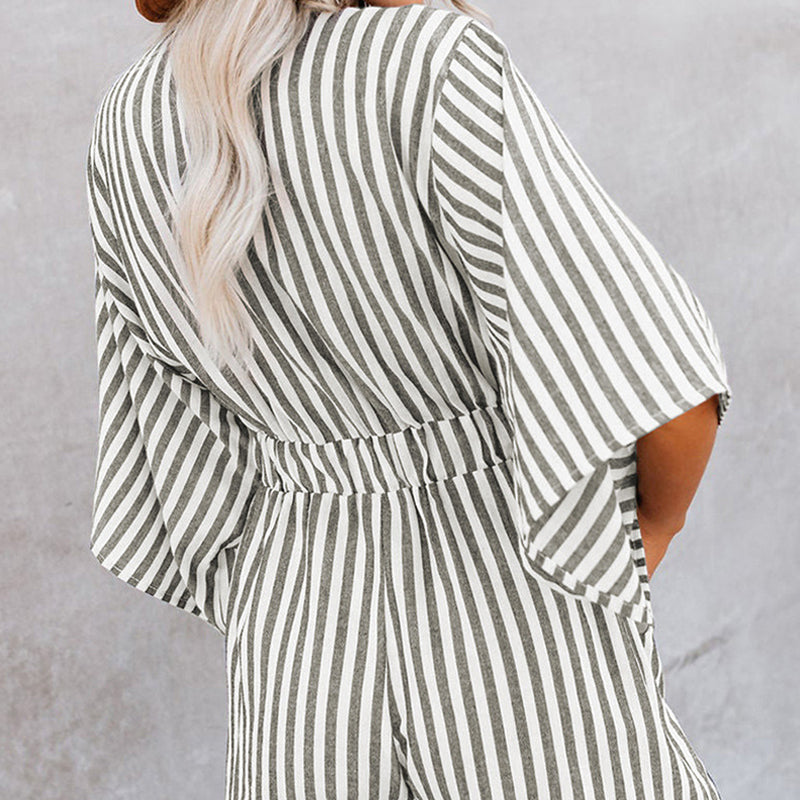 Gestreifte Jumpsuit-Shorts mit V-Ausschnitt für Damen