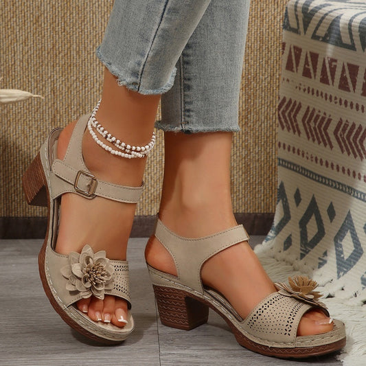 Damen-Sandalen mit Blumenmuster und offener Zehenpartie und dicker Sohle