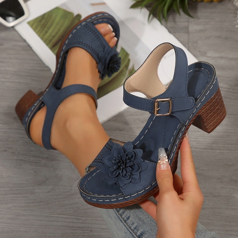 Damen-Sandalen mit Blumenmuster und offener Zehenpartie und dicker Sohle