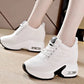 Mesh-Sneaker mit dicker Sohle