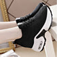 Mesh-Sneaker mit dicker Sohle