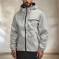 🔥 Wenige auf Lager – 50 % Rabatt! Leichte Übergangsjacke mit Taschen – bequeme Passform, wind- & wasserabweisend – perfekt für Frühling, Herbst & milde Wintertage 🧥💨🌦️