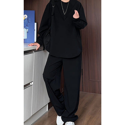 False – Zweiteiliges Set aus Hemd und Hose mit V-Ausschnitt
