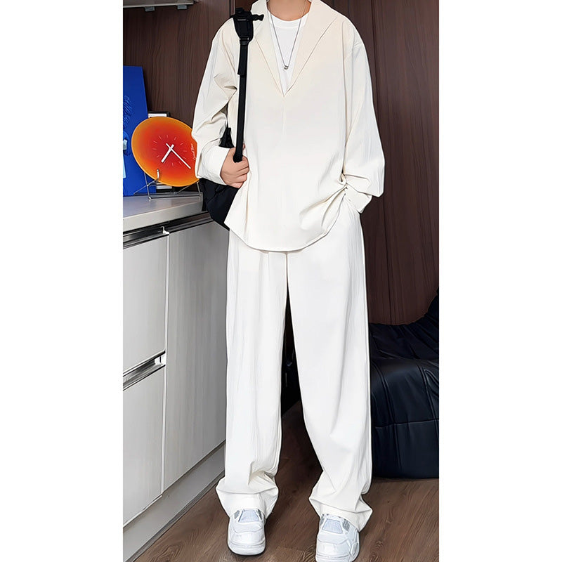 False – Zweiteiliges Set aus Hemd und Hose mit V-Ausschnitt