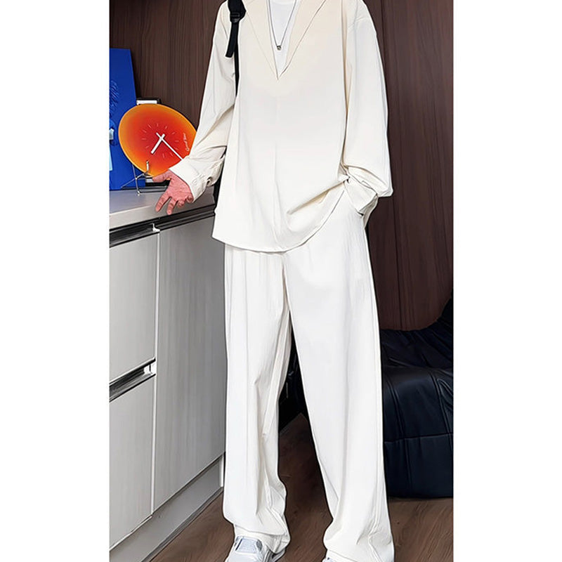 False – Zweiteiliges Set aus Hemd und Hose mit V-Ausschnitt