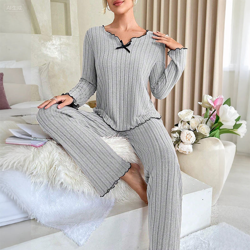 Lounge-Set aus Rippstrick mit Rüschenbesatz