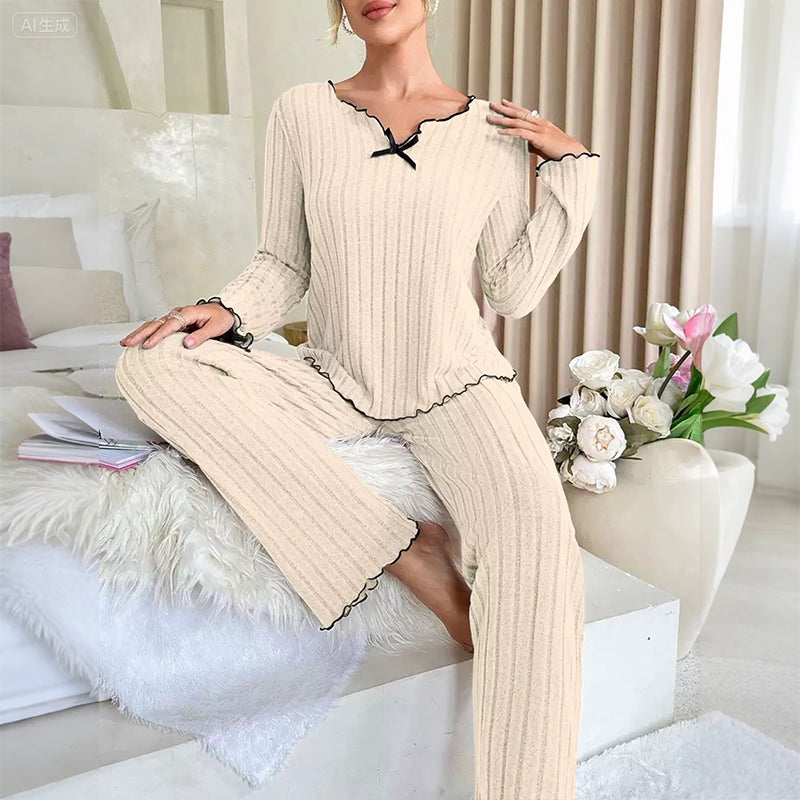 Lounge-Set aus Rippstrick mit Rüschenbesatz
