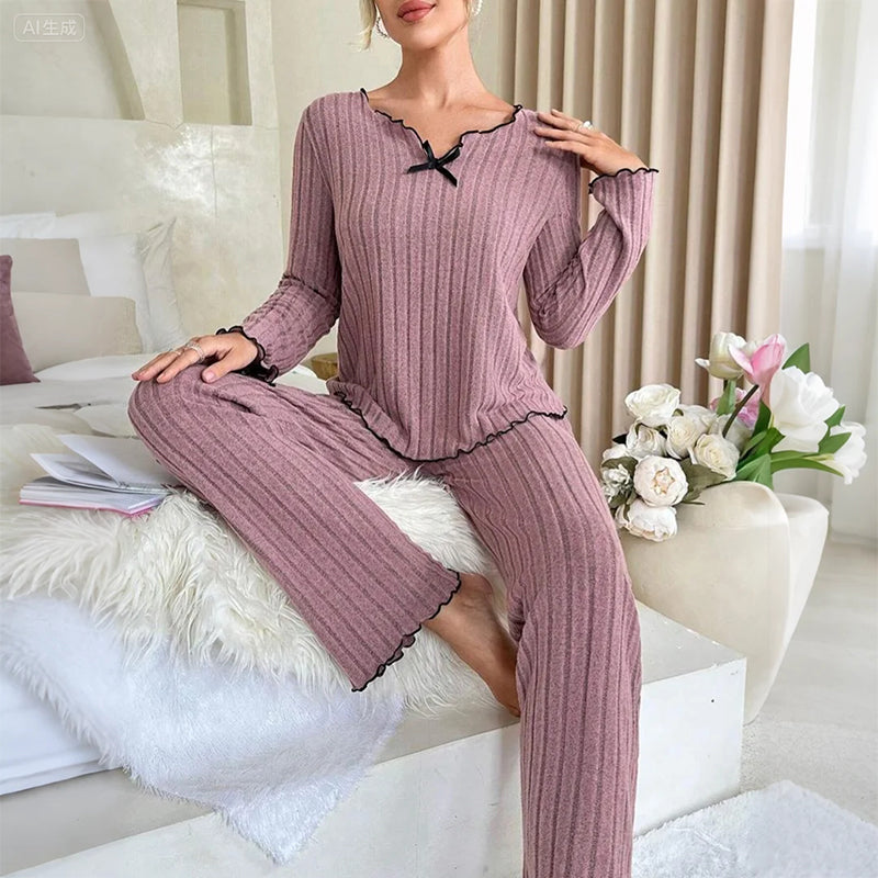 Lounge-Set aus Rippstrick mit Rüschenbesatz