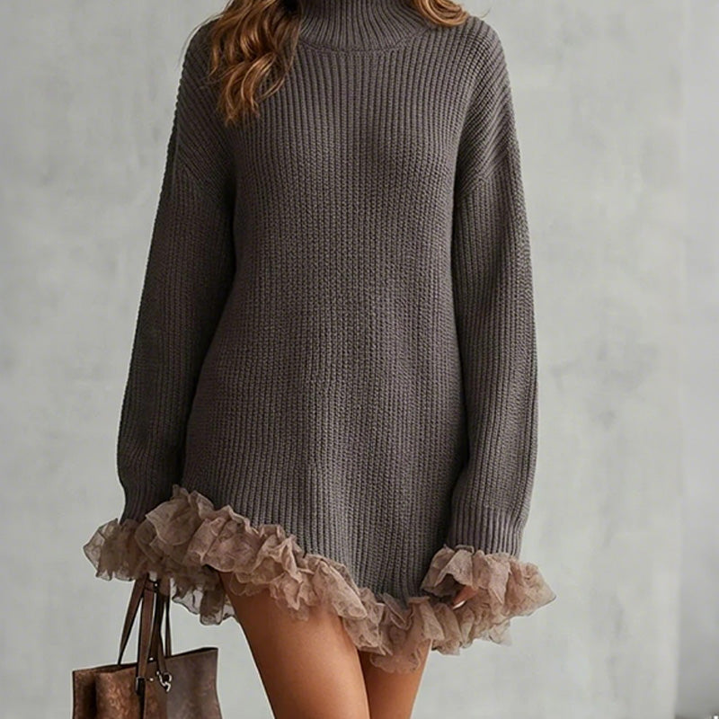 Strickkleid mit Rollkragen und Volantsaum