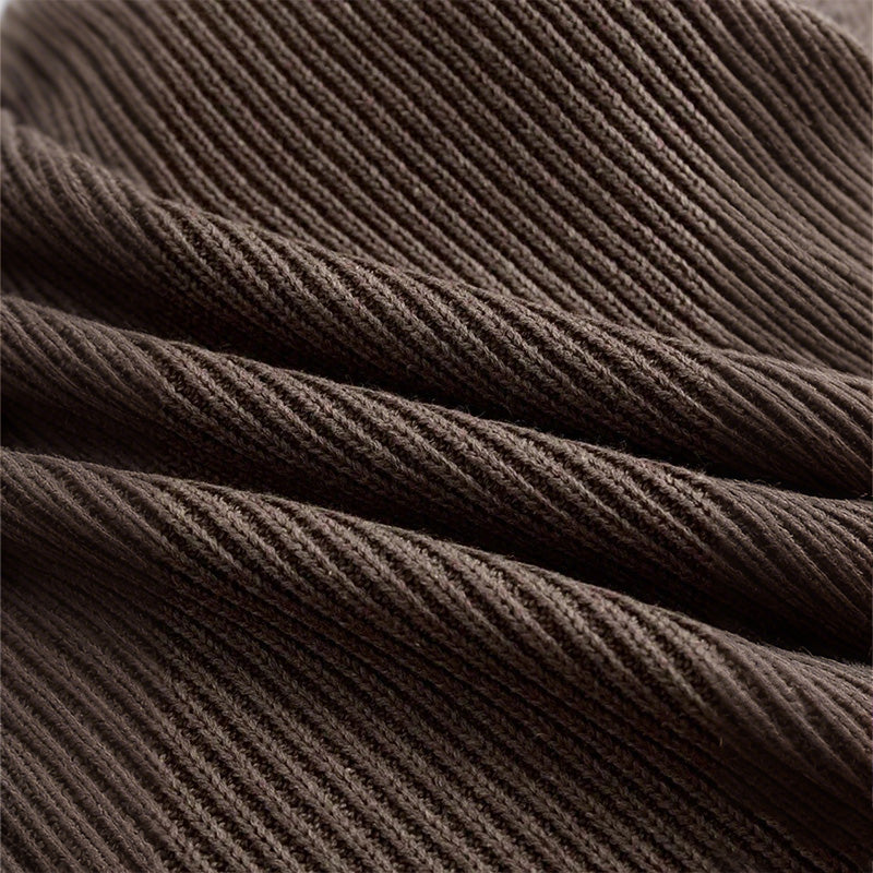 Strickkleid mit Rollkragen und Volantsaum
