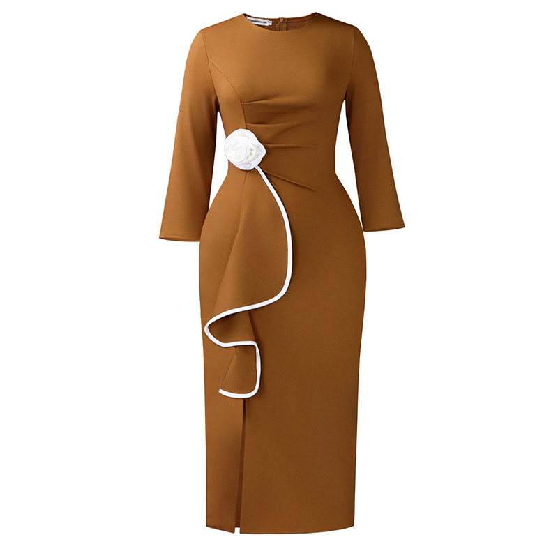 Elegantes, figurbetontes Kleid mit Rundhalsausschnitt und Rüschen