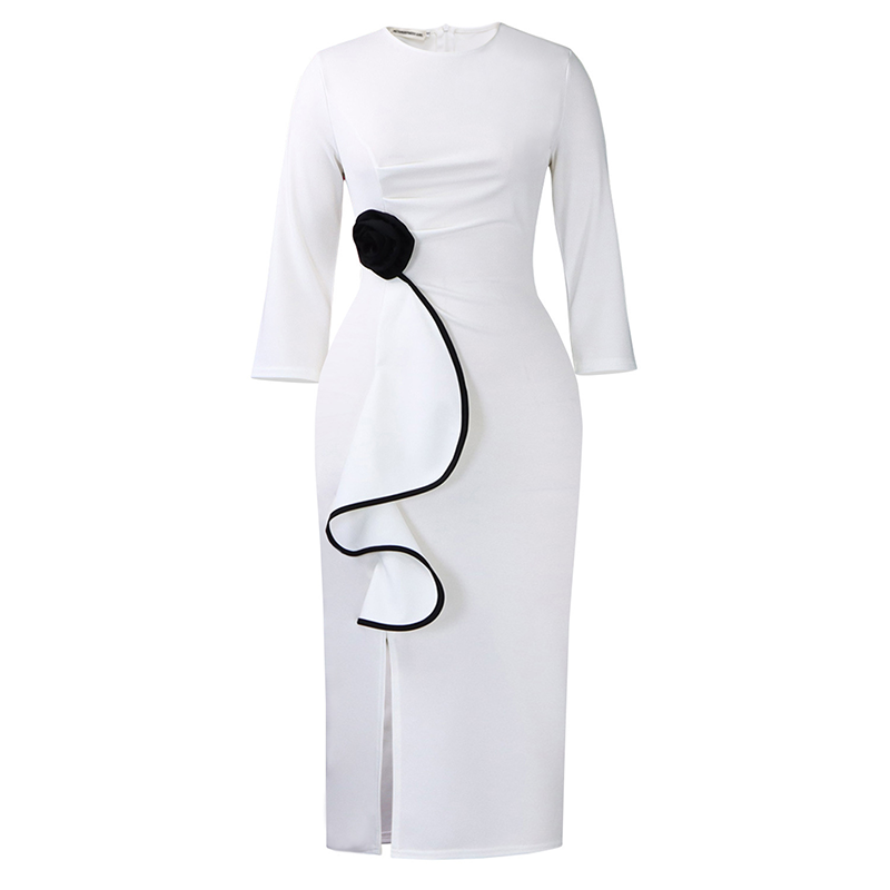 Elegantes, figurbetontes Kleid mit Rundhalsausschnitt und Rüschen