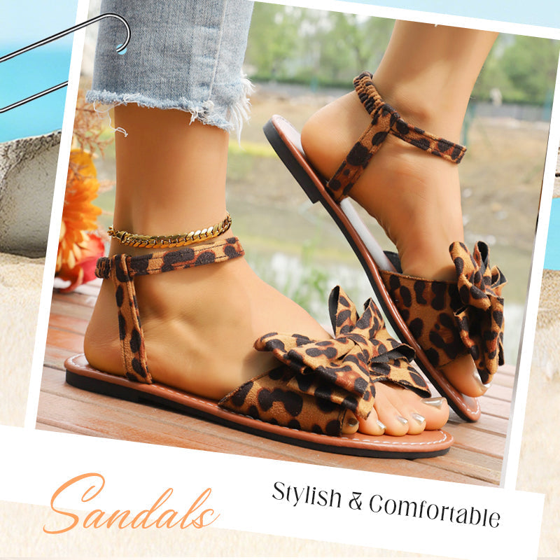 Lässige, flache Strandsandalen mit weicher Sohle