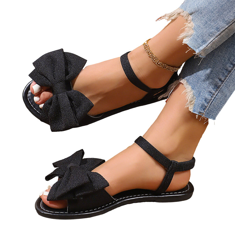 Lässige, flache Strandsandalen mit weicher Sohle
