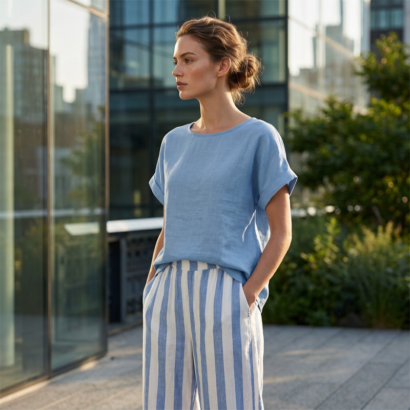 🌿 Lässiger Wochenend-Look – Ein einfarbiges Freizeit-Oberteil und eine gestreifte Hose mit weitem Bein, die Sie lieben werden👖👚