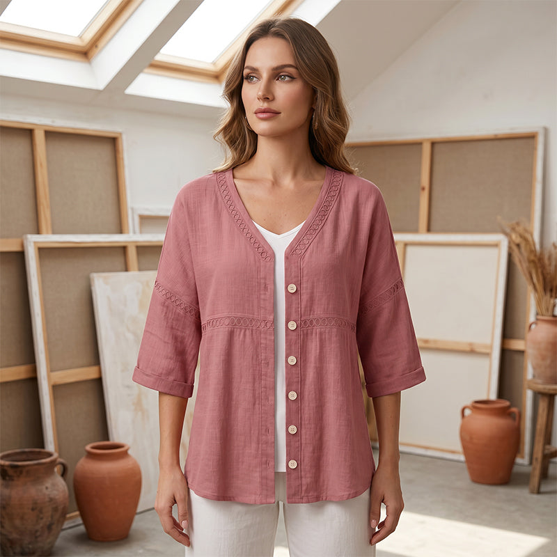 Damenbluse mit V-Ausschnitt, Spitzenbesatz und Knopfleiste