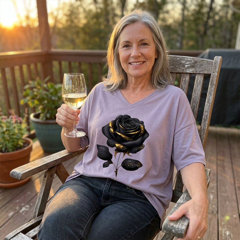 Damen-T-Shirt in Übergröße mit Rosenmuster und V-Ausschnitt