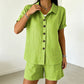 2-teiliges Set aus Damen-Hemd mit Knopfleiste und Shorts