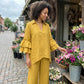 Minimalistisches Langarm-Oberteil für Damen & Hose mit weitem Bein