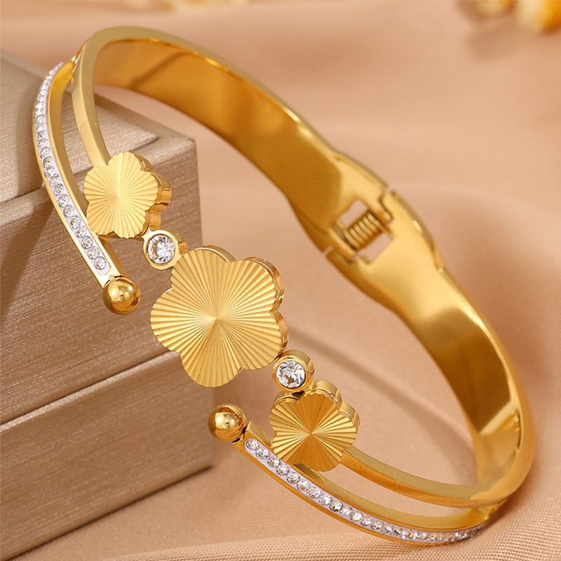 Damen elegantes offenes Blumenarmband
