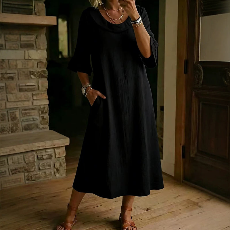 Damen lässiges Sommerkleid mit rundem Ausschnitt.