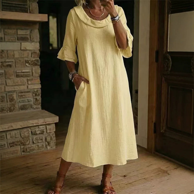 Damen lässiges Sommerkleid mit rundem Ausschnitt.