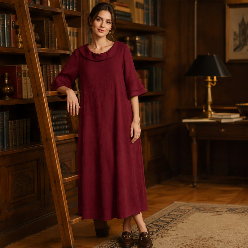 Damen lässiges Sommerkleid mit rundem Ausschnitt.
