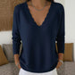 Aktueller Trend⭐👚 Strickpullover mit gewelltem V-Ausschnitt – feminine Details und weiche Textur für einen lässigen Look bei kühlem Wetter