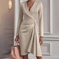 Wickel-Midikleid für Damen mit V-Ausschnitt, langen Ärmeln und geraffter Taille