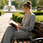 Elegante Jumpsuit mit V-Ausschnitt, weitem Bein und Gürtel