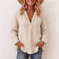 Damen-Bluse mit Rüschen und V-Ausschnitt