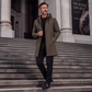 Mittellange Windjacke mit Kapuze für Herren