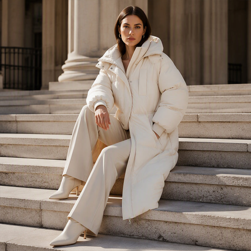 Warme, lockere Damen-Winterjacke mit Kapuze